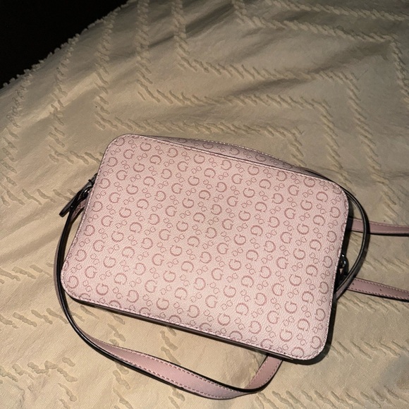 New guess bag without tags never used - Picture 4 of 4